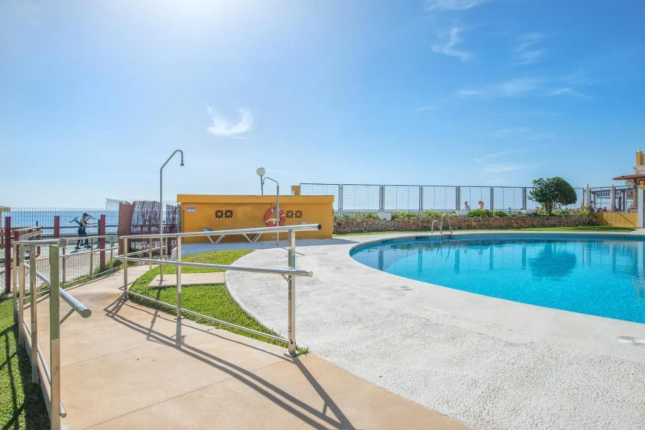 Comfortable Apartment In Mijas With Pool And Garden 68 M²